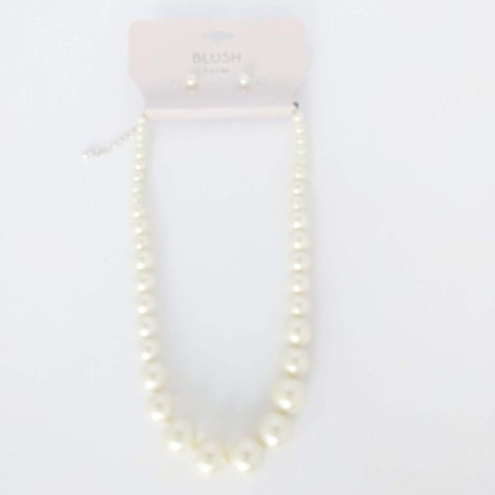 Blush For Her Pearl Necklace & Earring Set NWT